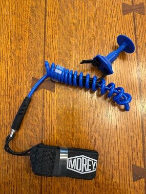 Morey bodyboard boogie board 4 ft coiled leash line with plug blue black